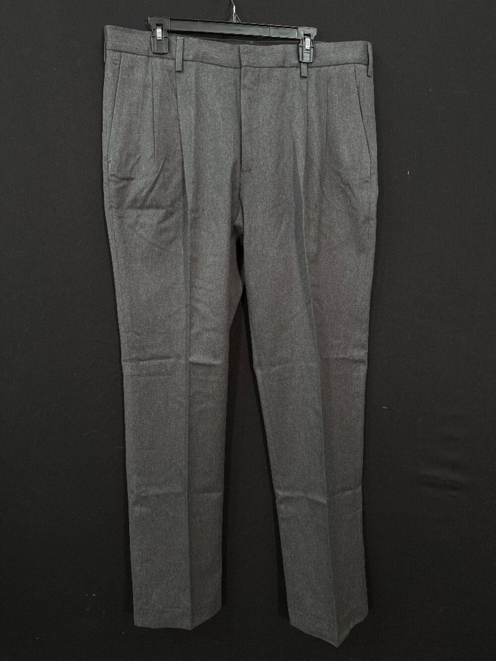 Lands' End Men's Traditional Fit Pleated Twill Pants Gray 38x36 NWOT